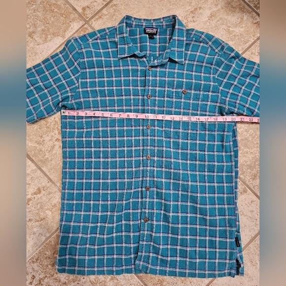 Patagonia Large Blue Green Worn Wear Short Sleeve Button Shirt Outdoor Preppy - Picture 6 of 7